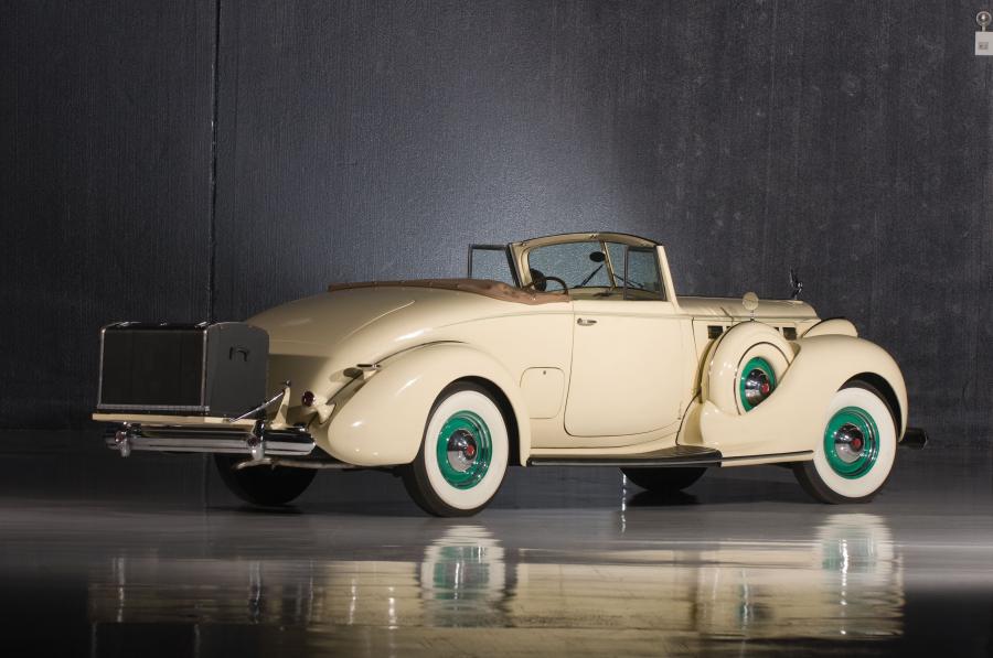  Packard Super Eight Convertible Coupe 1938 года  (фото 9 из 13)